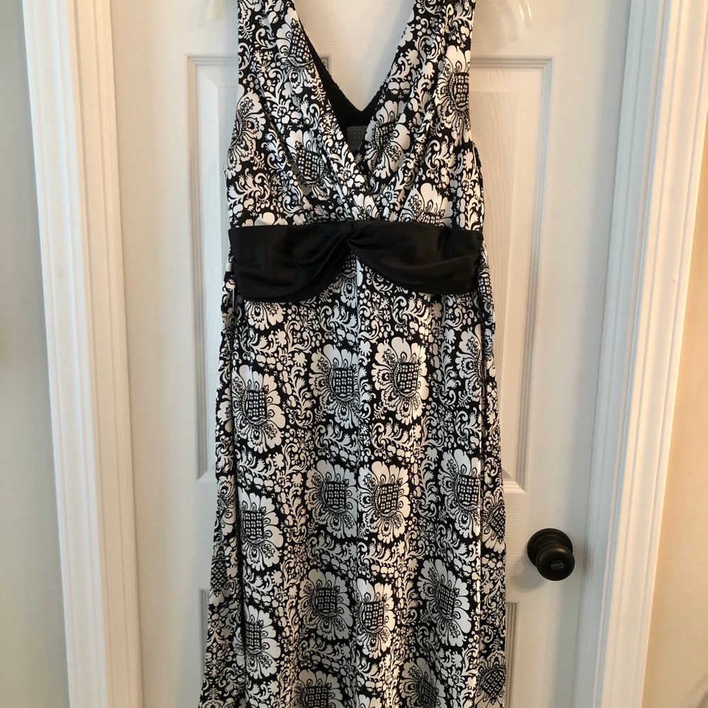 Black and white tie back dress